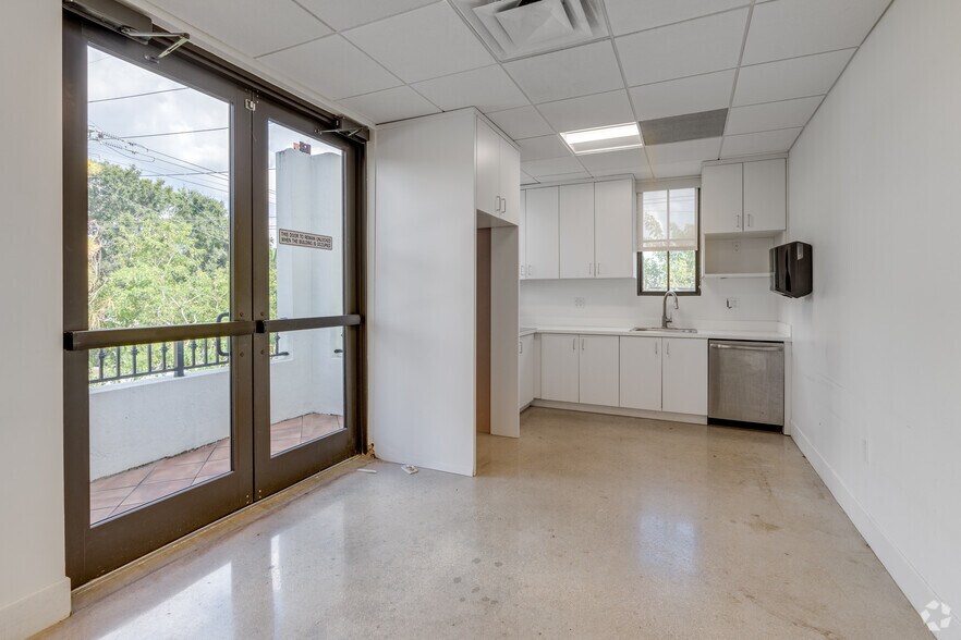 More Photos Of 6900 SW 80th St, Miami Medical For Sale