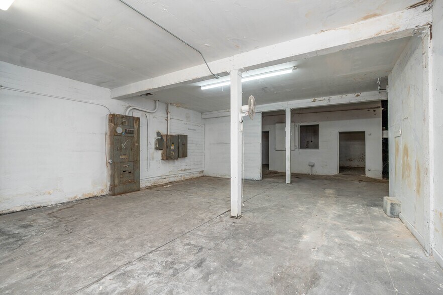 More Photos Of 425 E 58th St, Los Angeles Warehouse For Lease