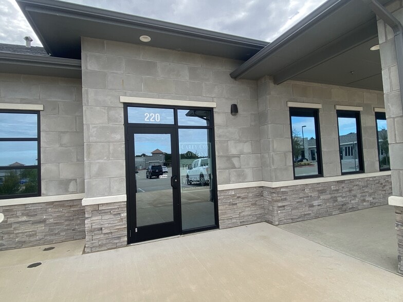 More Photos Of 1890 N Stonebridge Dr, McKinney Medical For Sale