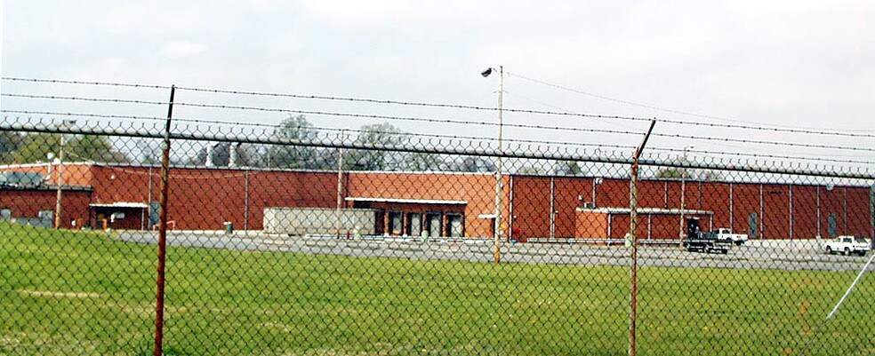 More Photos Of 803 N Oakland St, Gastonia Manufacturing For Lease