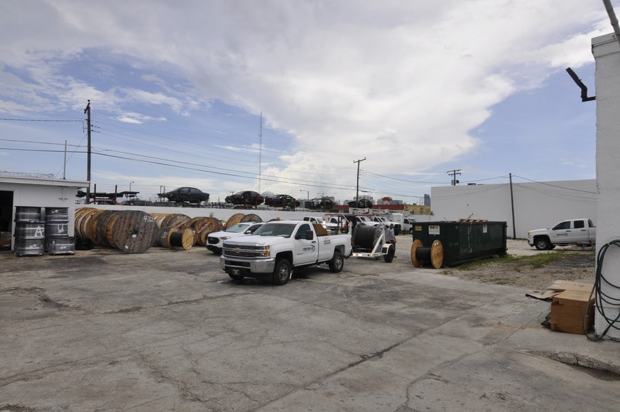 More Photos Of 842 NW 7th Ter, Fort Lauderdale Warehouse For Sale