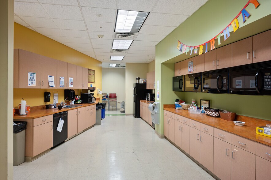 More Photos Of 12300 Grant St, Thornton Manufacturing For Sale