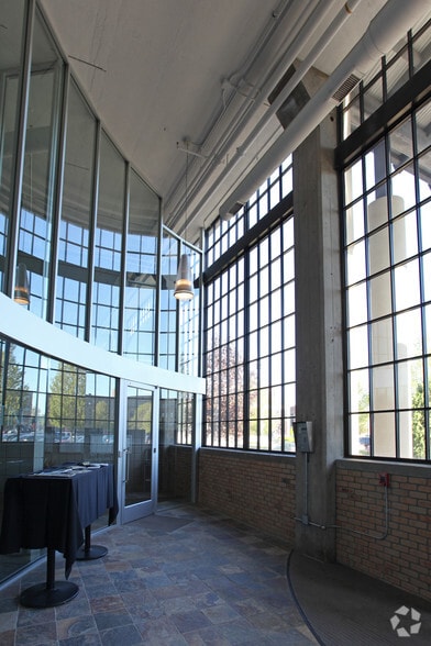 More Photos Of 801 Broadway Ave NW, Grand Rapids Office For Lease
