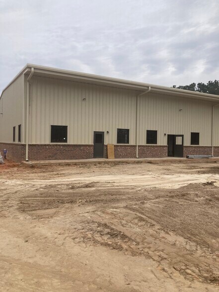 More Photos Of 2030 Phillip Dr, Covington Warehouse For Lease