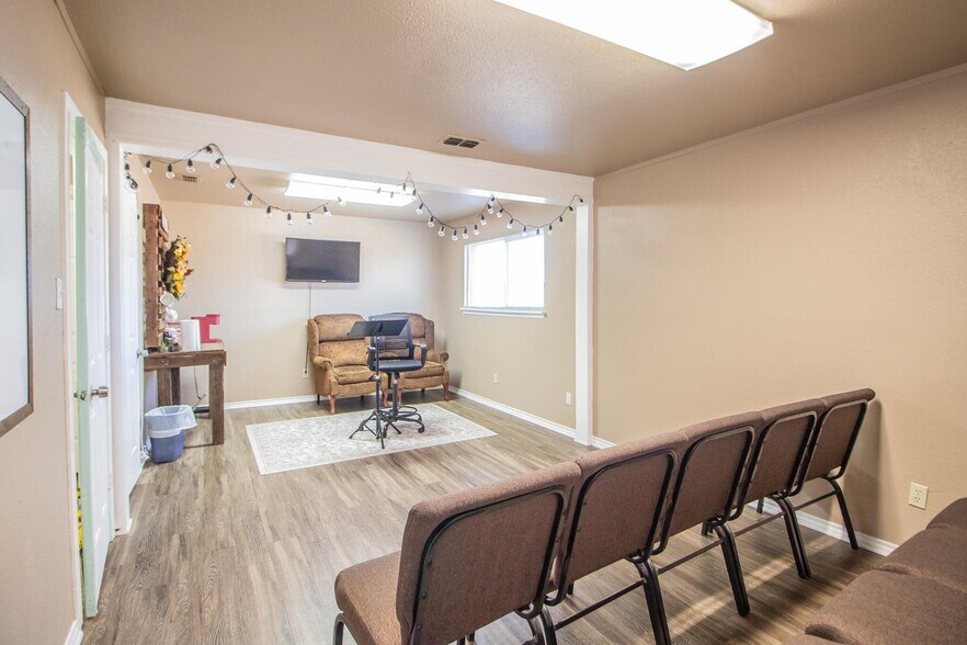 More Photos Of 1601 44th St, Lubbock Religious Facility For Sale