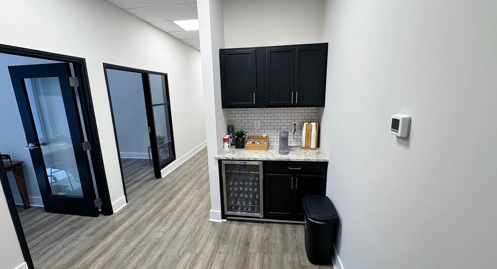 More Photos Of 2 W Marshall St, Richmond Apartments For Lease