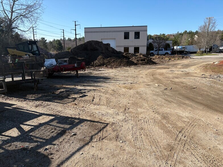 More Photos Of 27 Appian Way, Smithfield Warehouse For Lease