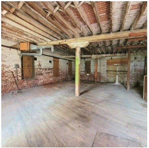 More Photos Of 512 Monroe st, Iola Loft Creative Space For Sale