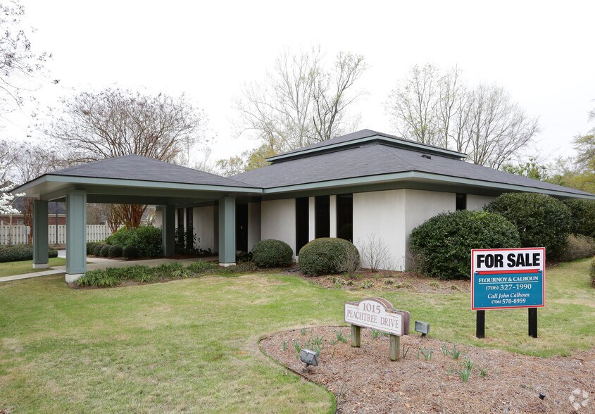More Photos Of 1015 Peachtree Dr, Columbus Office Residential For Sale