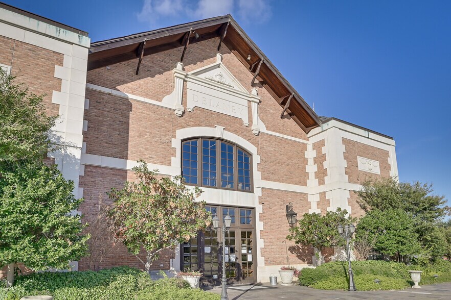 More Photos Of 2000 Champagne Blvd, Grapevine Specialty For Sale