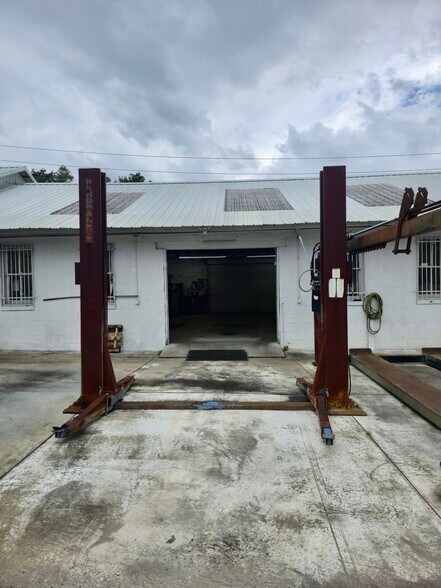 More Photos Of 1310 E 1st Ave, Mount Dora Auto Repair For Lease