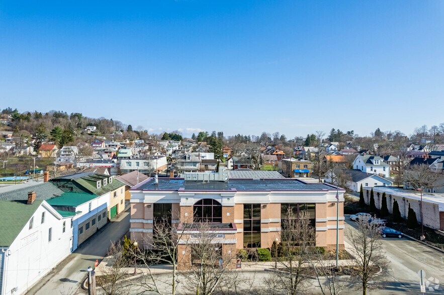 More Photos Of 334 W Main St, Somerset Flex For Lease