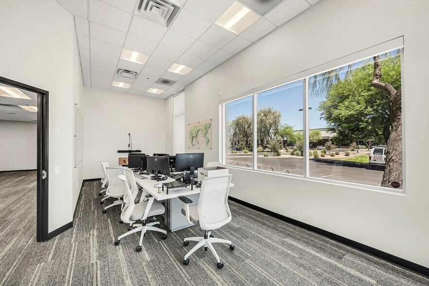 More Photos Of 8930 S Beck Ave, Tempe Light Manufacturing For Lease