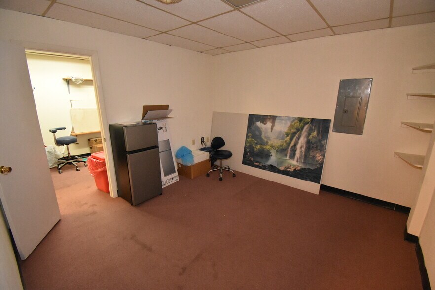 More Photos Of 800 Main St, Hellertown Office For Lease