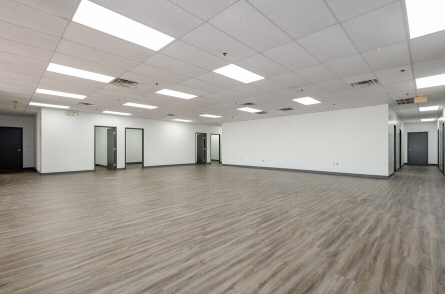 More Photos Of 2205-2215 E Pioneer Dr, Irving Manufacturing For Lease