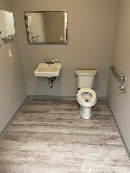 More Photos Of 189 (NYS) Route 25, Riverhead Medical For Sale