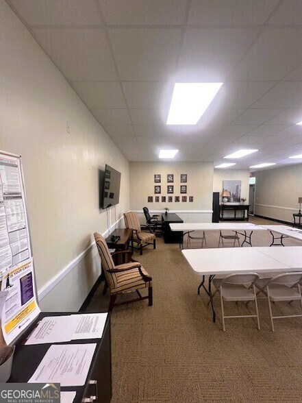 More Photos Of 308 S Lewis St, Lagrange Office Residential For Lease