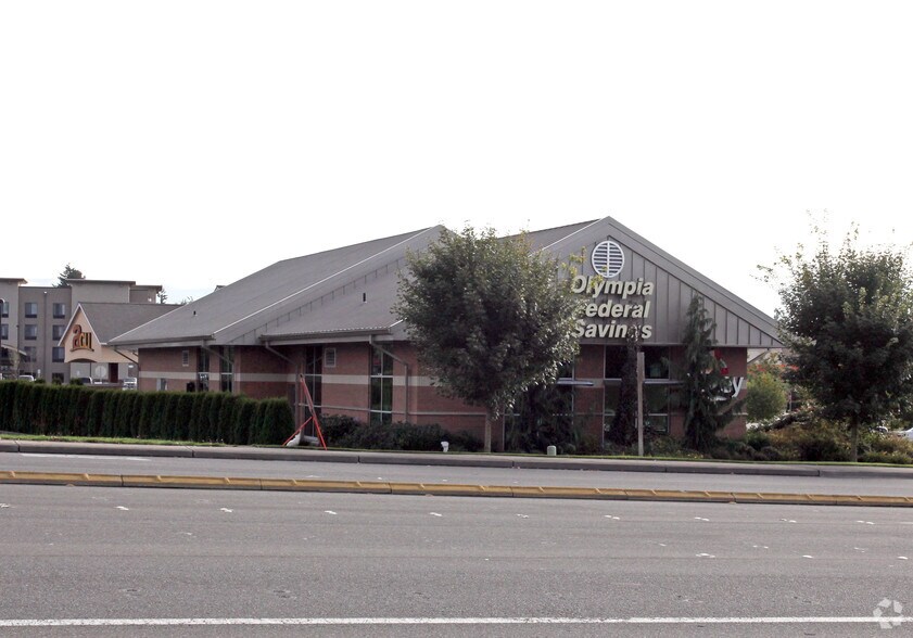 More Photos Of 8300 Quinault Dr NE, Lacey Bank For Lease