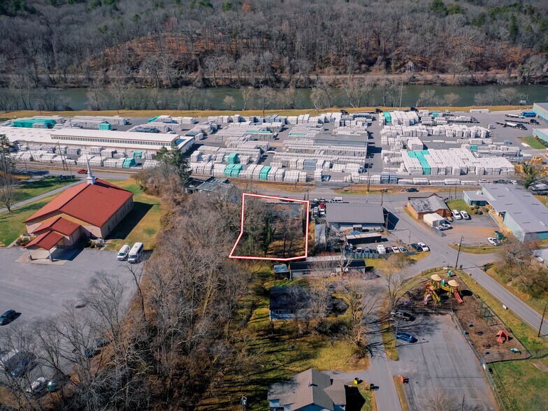 More Photos Of 887 Riverside Dr, Woodfin Auto Repair For Sale