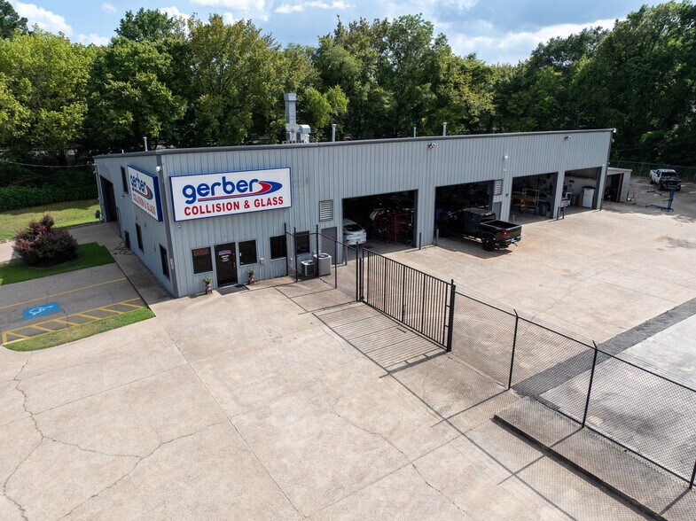 Primary Photo Of 3045 W Loop 281, Longview Auto Repair For Sale