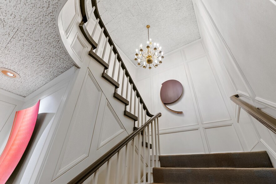 More Photos Of 815 Moraga Dr, Los Angeles Medical For Sale