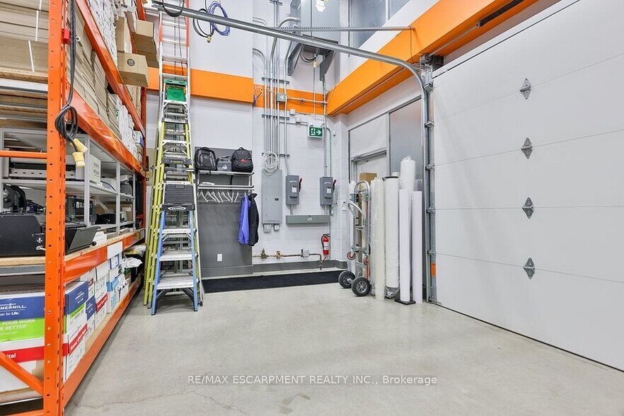 More Photos Of 1225 Queensway E, Mississauga Industrial For Sale