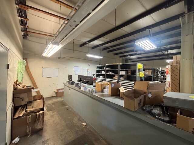 More Photos Of 1813 Moffat Blvd, Manteca Warehouse For Lease