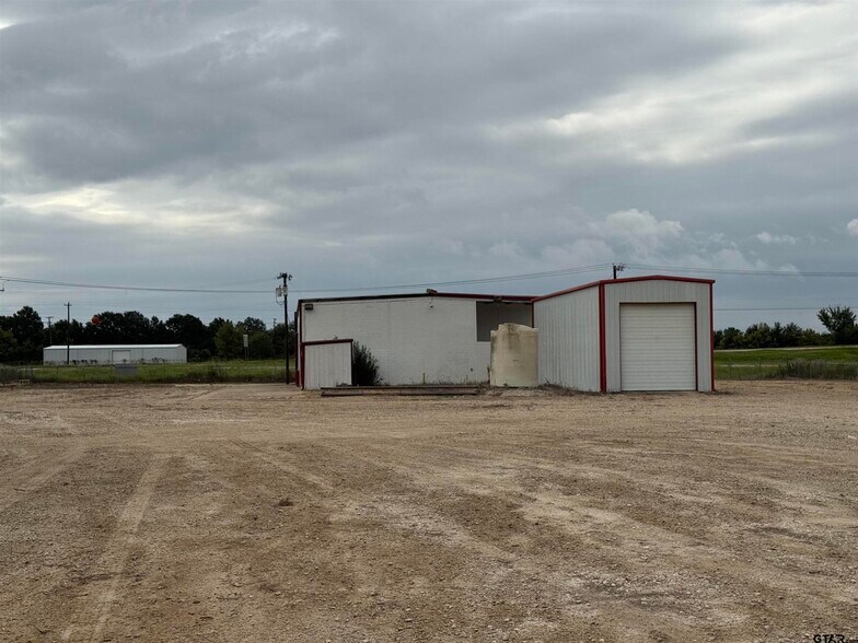 More Photos Of 9182 S US Highway 79, Palestine Service For Lease