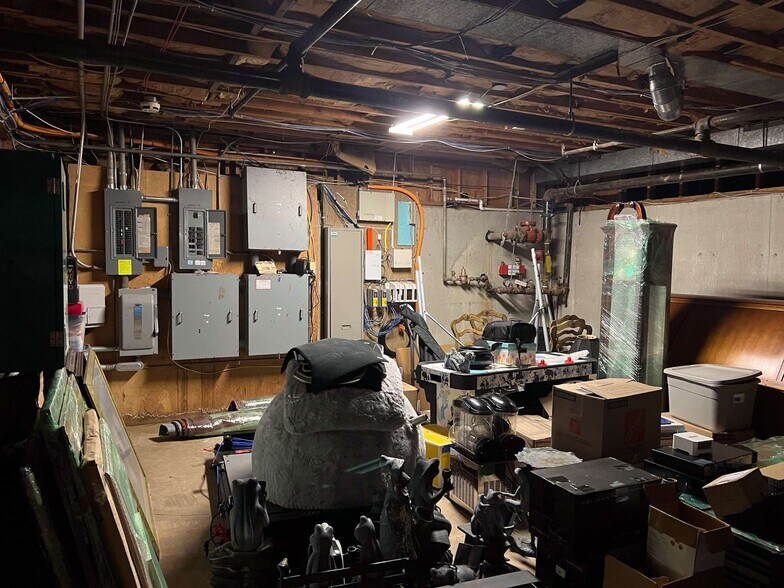 More Photos Of 3395 SW Garden View Ave, Portland Office For Sale