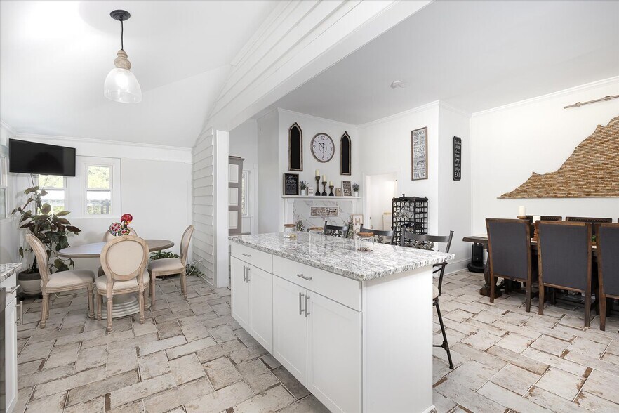 More Photos Of 667 Hustle Rd, Hustle Winery Vineyard For Sale