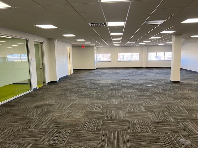 More Photos Of 2985 S Ridge Rd, Green Bay Medical For Lease