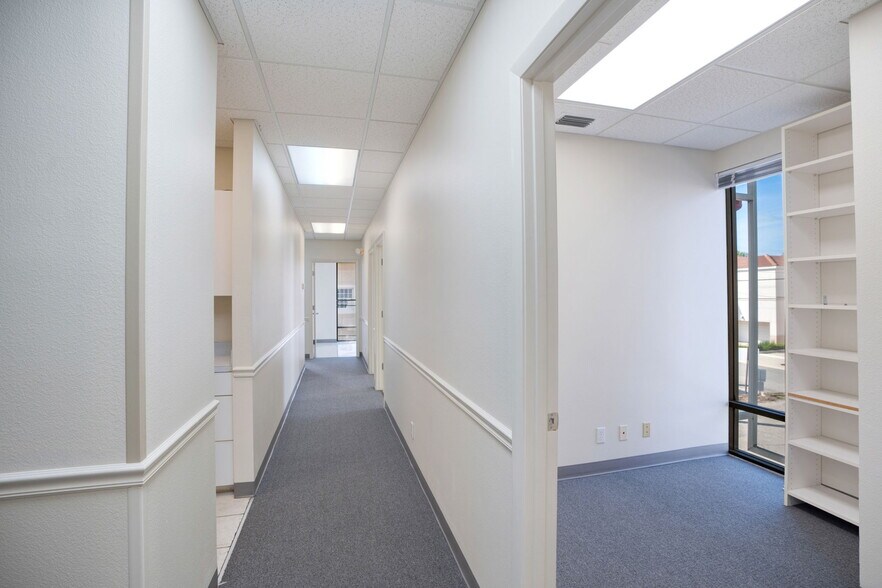 More Photos Of 400 S Tamiami Trl, Venice Medical For Sale