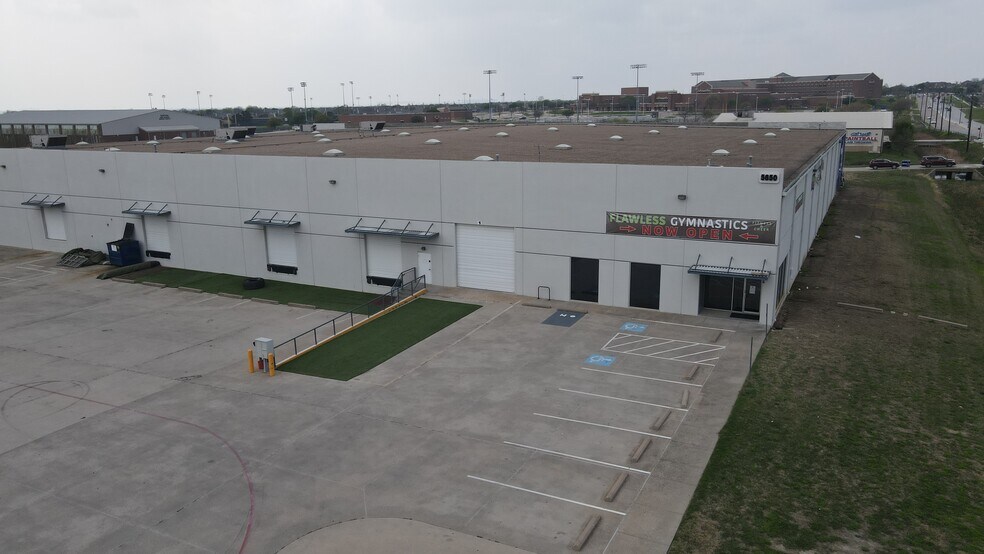 More Photos Of 5650 Kroger Dr, Keller General Retail For Lease