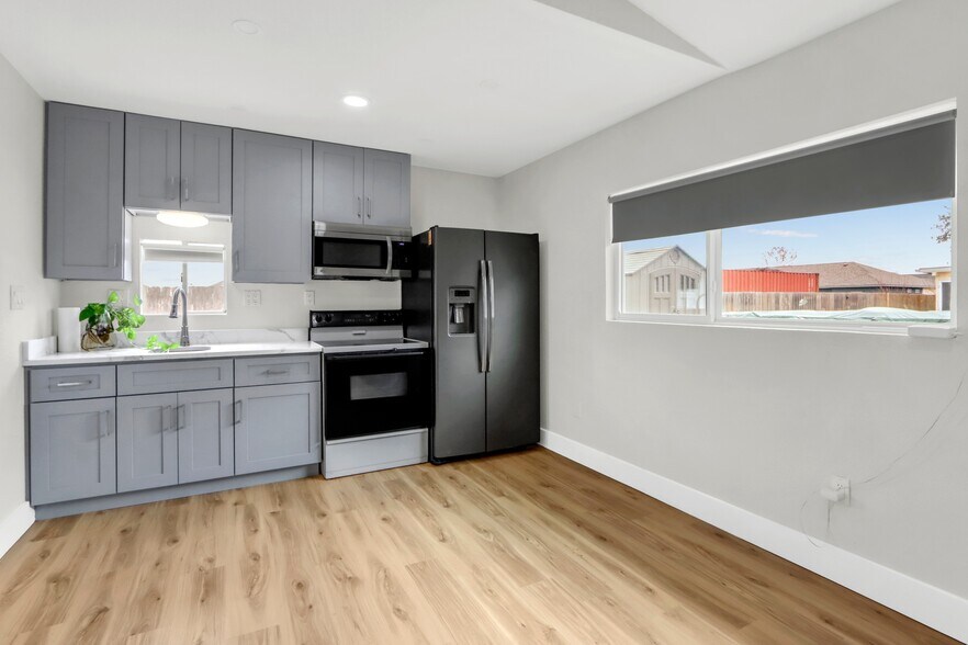 More Photos Of 5037 Texas 123, Seguin Office For Sale