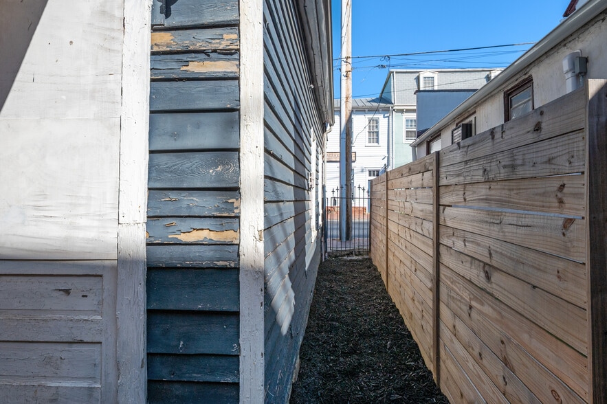 More Photos Of 45 Randall St, Annapolis Storefront For Sale
