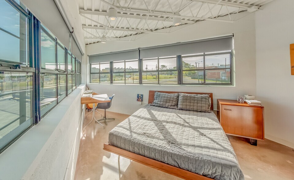 More Photos Of 121 St Emanuel St, Houston Flex For Sale