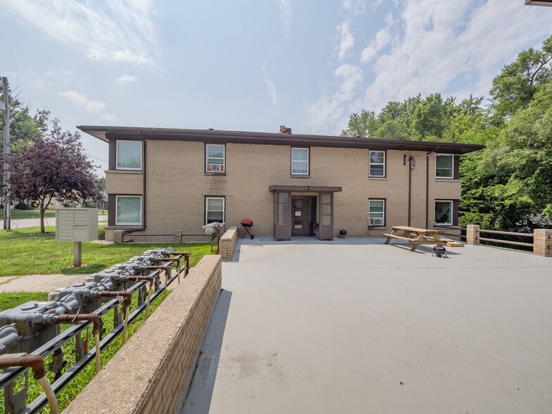 More Photos Of 503 N Riverview Dr, Parchment Apartments For Sale