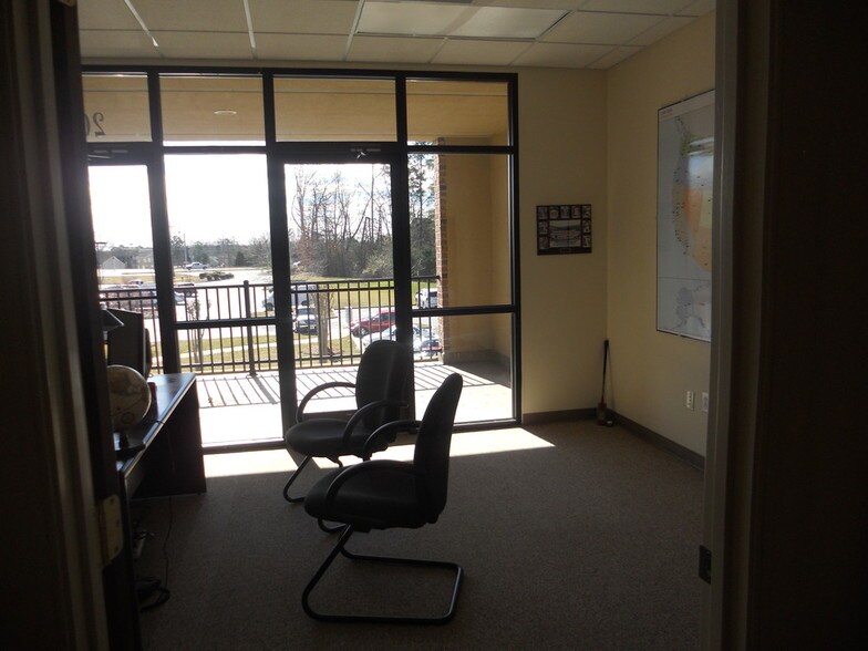 More Photos Of 862 Brawley School Rd, Mooresville Freestanding For Lease