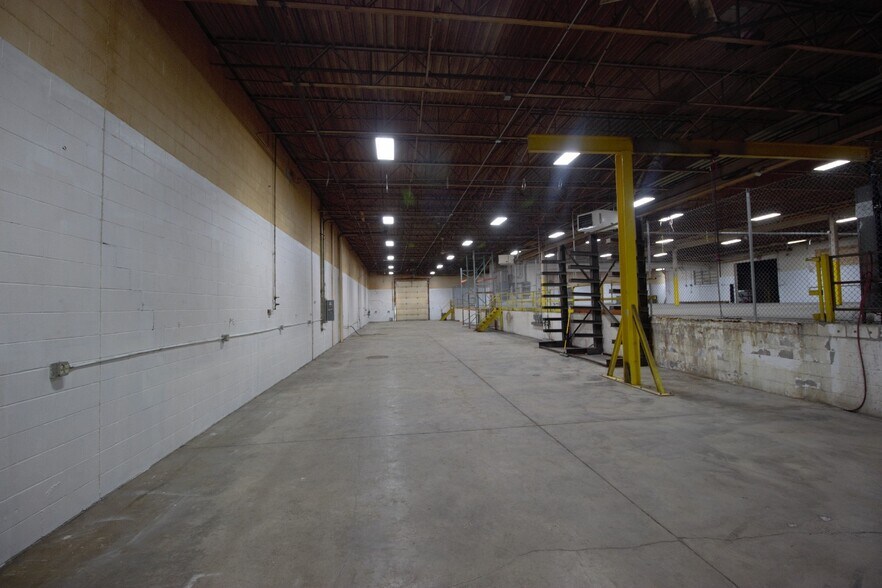 More Photos Of 2025 Brighton Henrietta Town Line Rd, Rochester Manufacturing For Lease