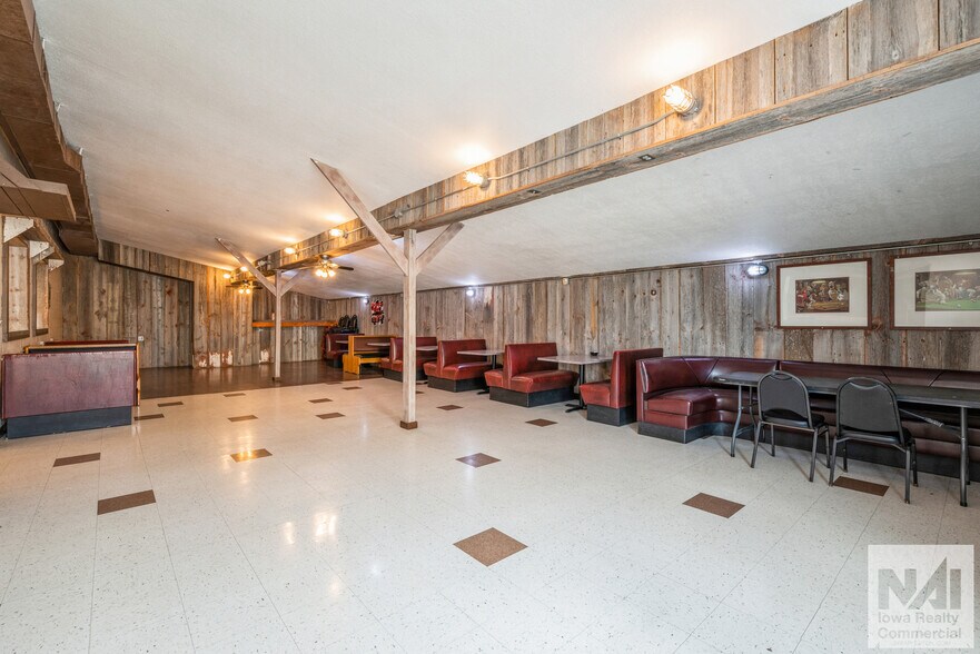 More Photos Of 115 E Main St, Coggon General Retail For Sale