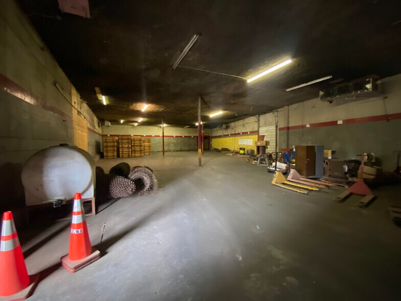 More Photos Of 3333 SE 3rd Ave, Amarillo Warehouse For Lease