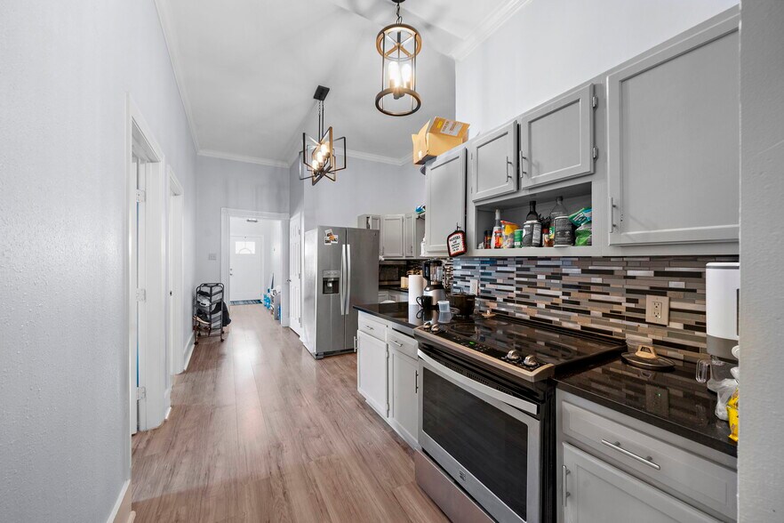 More Photos Of 1322 Avenue L, Galveston Multifamily For Sale