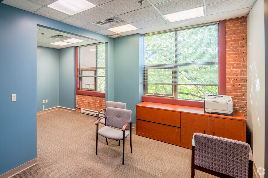 More Photos Of 45 Willard Ave, Providence Medical For Sale