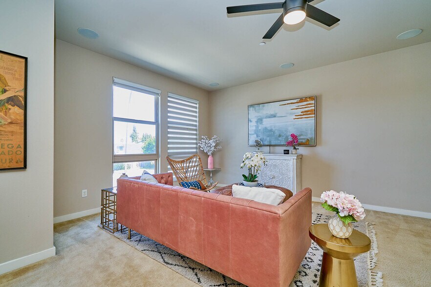 More Photos Of 801 S Anaheim Blvd, Anaheim General Retail For Sale