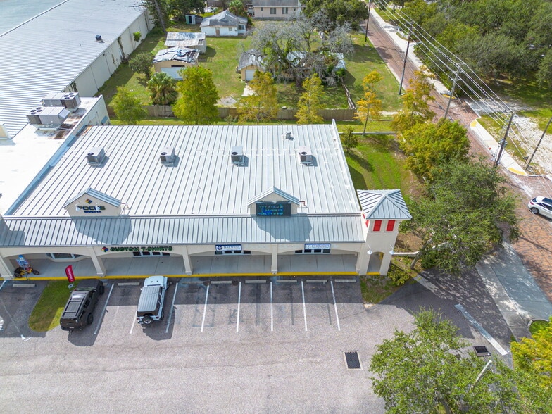 More Photos Of 1015-1033 W Bay Dr, Largo Freestanding For Lease