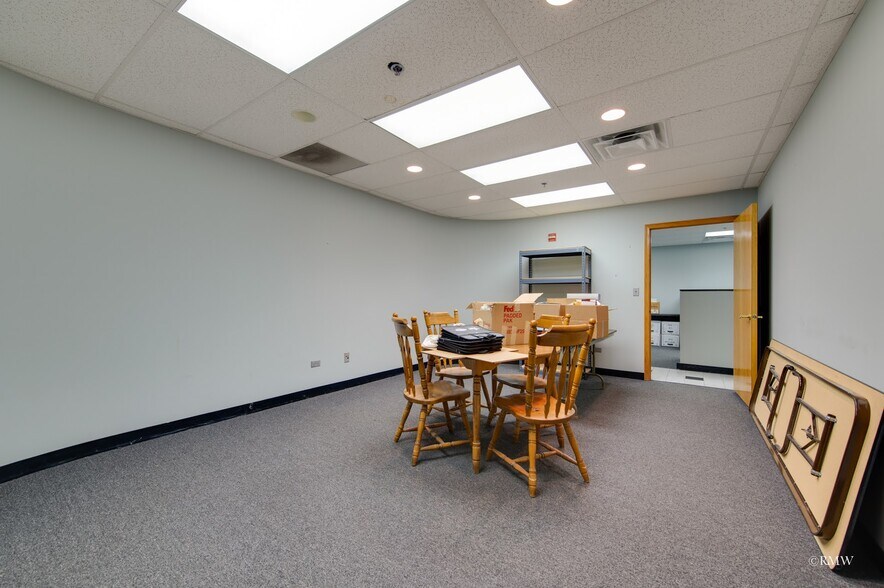 More Photos Of 1015 S Route 83, Elmhurst Coworking Space