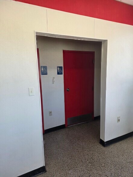More Photos Of 5800 Castle Hayne Rd, Castle Hayne Freestanding For Lease