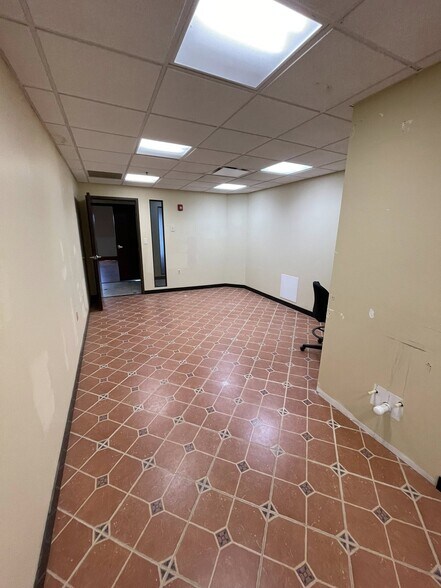 More Photos Of 1311 S Main St, Mount Airy Unknown For Lease