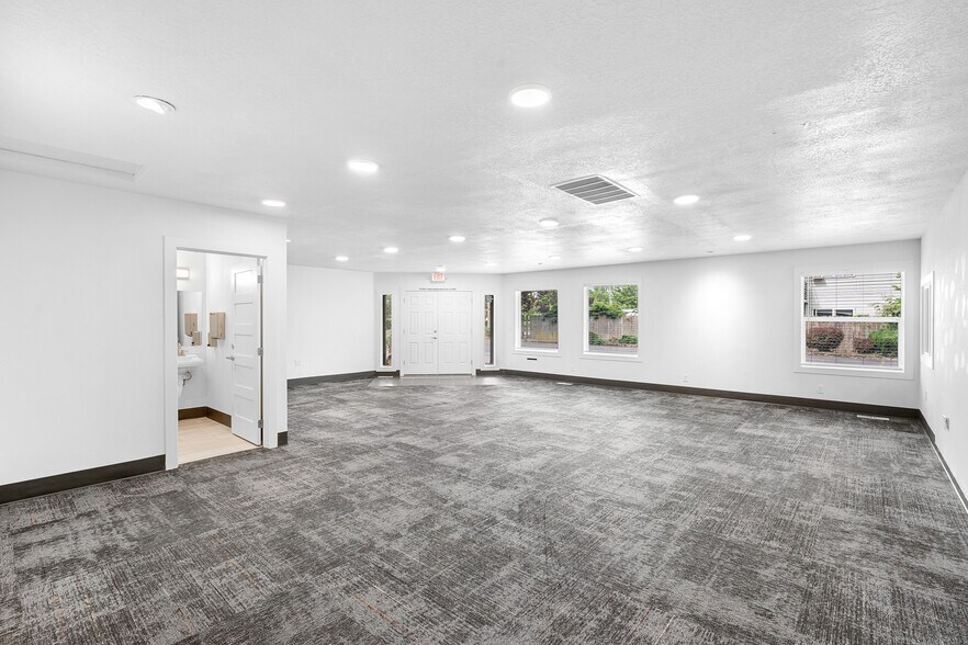 More Photos Of 18445 E Burnside St, Portland Office Residential For Sale