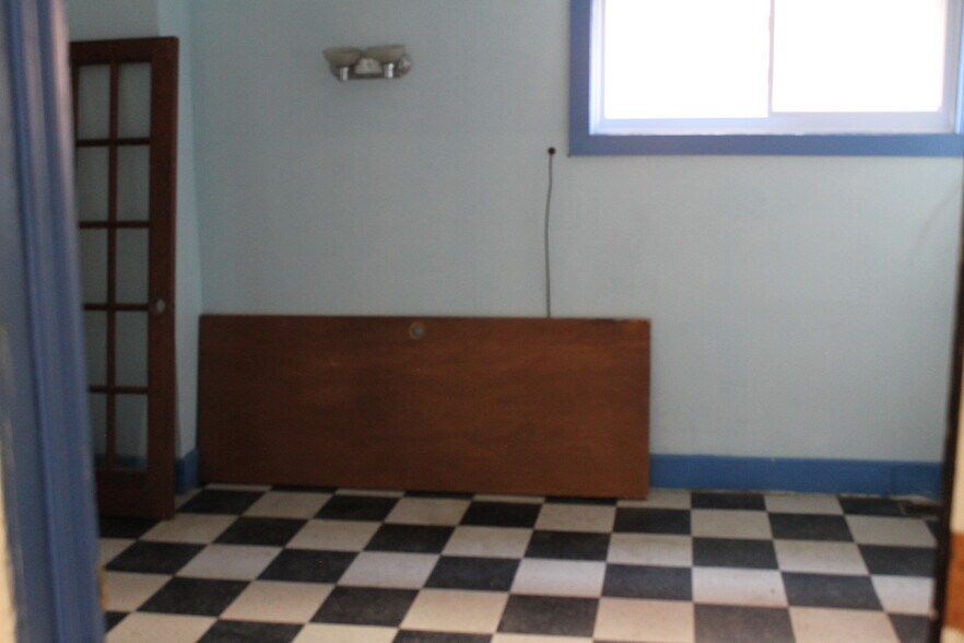 More Photos Of 12 Park Pl, Hudson Storefront Retail Residential For Sale